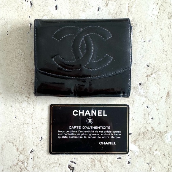 Chanel card wallet, black patent leather, Authentic - Picture 1 of 10